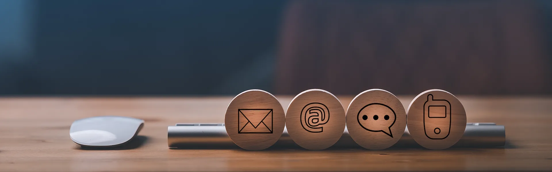 हमसे संपर्क करें